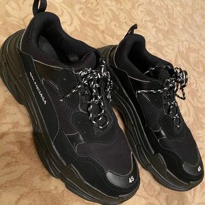 Balenciaga triple S black men’s US size 12 European size 45. Pre-owned